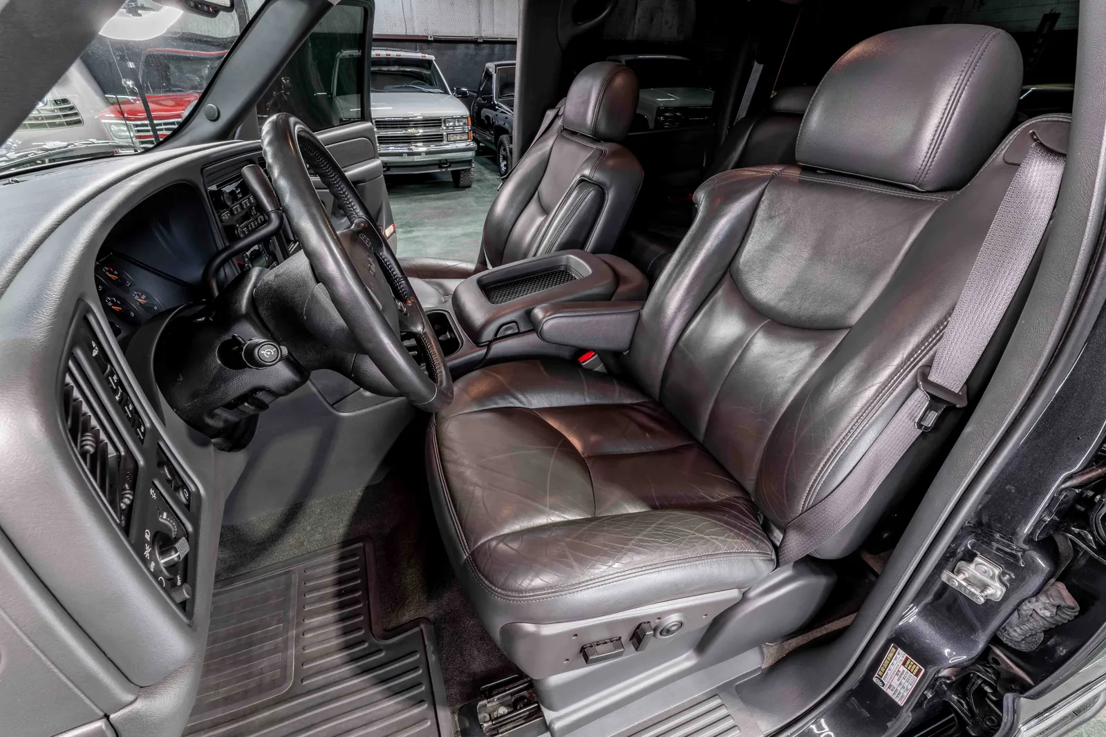  2004-GMC-Sierra-2500HD-Dark-Spiral-Gray-Metallic-184479-45.jpg